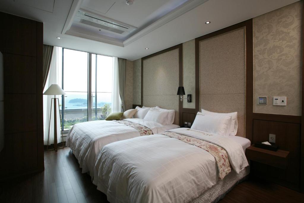 Benikea Hotel Yeosu Room photo